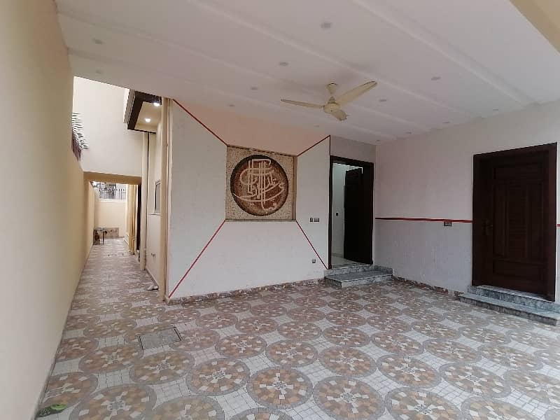 Beautifully Constructed Corner House Is Available For sale In Sabzazar Scheme 28