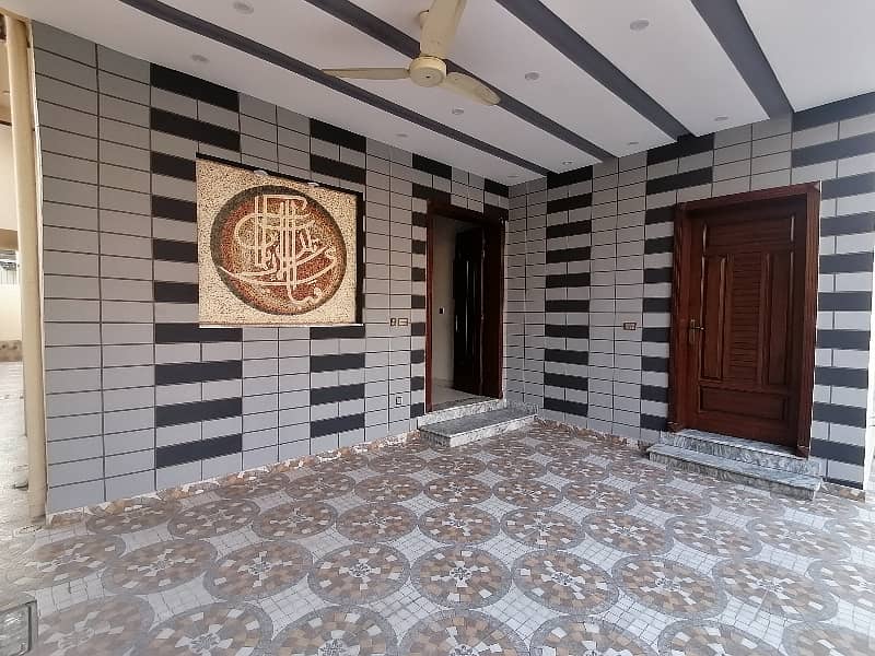 Beautifully Constructed Corner House Is Available For sale In Sabzazar Scheme 40