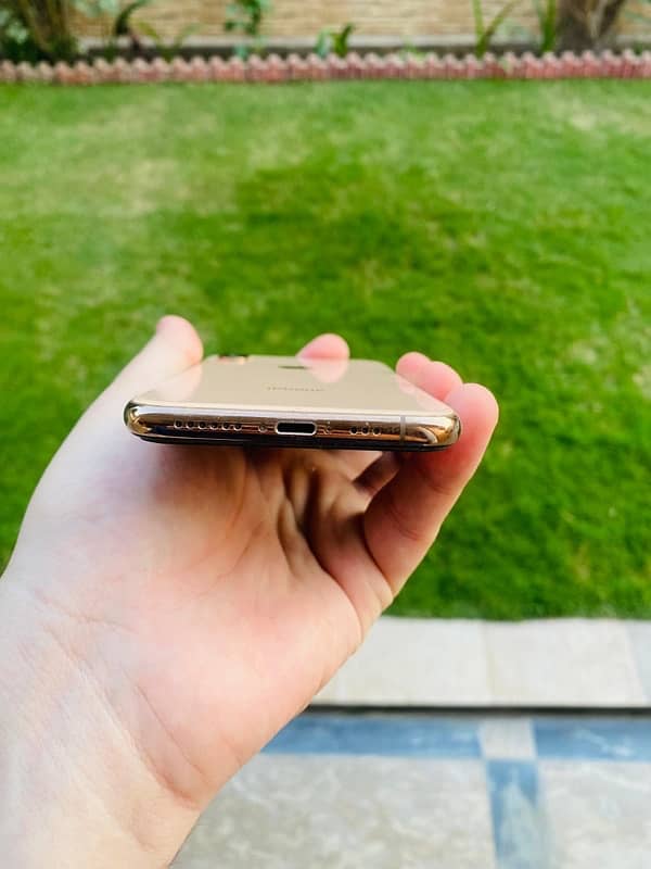 iphone Xs (PTA APPROVED) 2