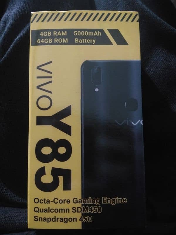 Y 85 4/64 GB open box new selling urgently with Box and charger 5