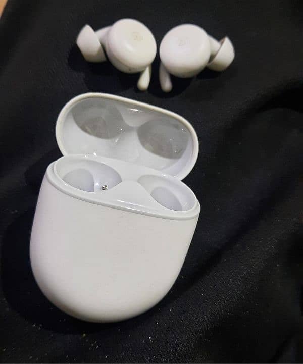 Google Pixel Earbuds / JLab Go Air Earbuds 6