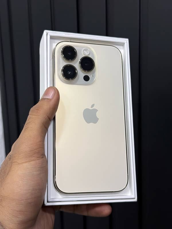 Iphone 14 pro C/A non pta jv with box.                  11 12 13 15 16 0