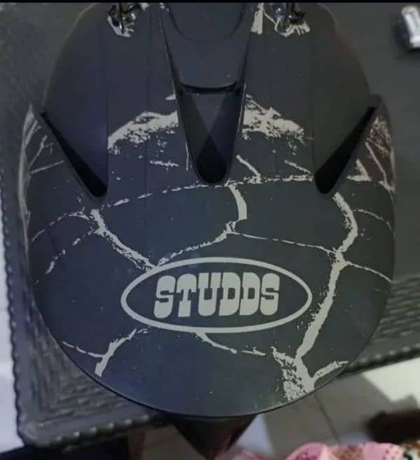 Studs Helmet IS-4151 3