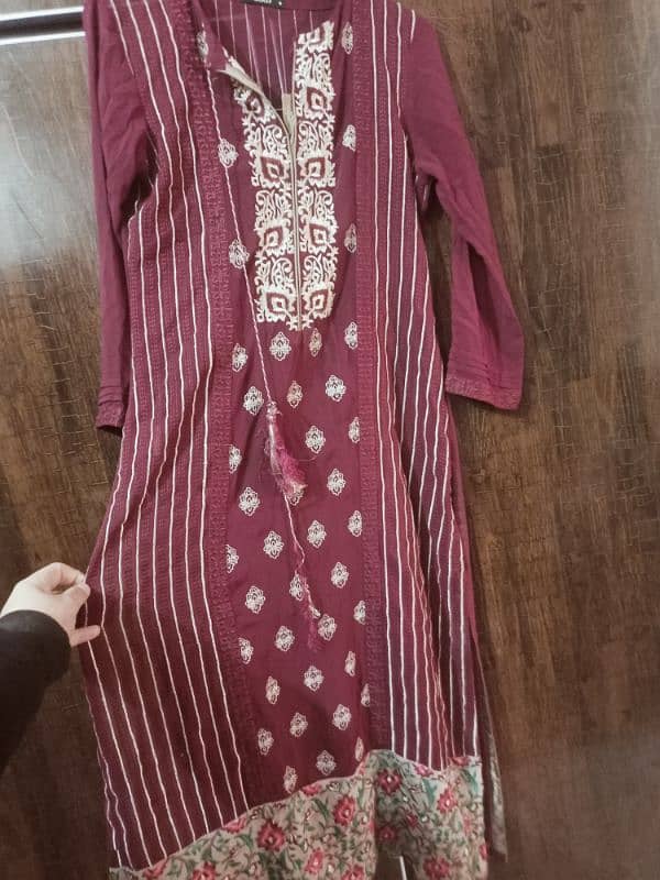 Women's Suit 2 Pcs in Chiffon,Maroon Color Small Size Limelight Brand 3