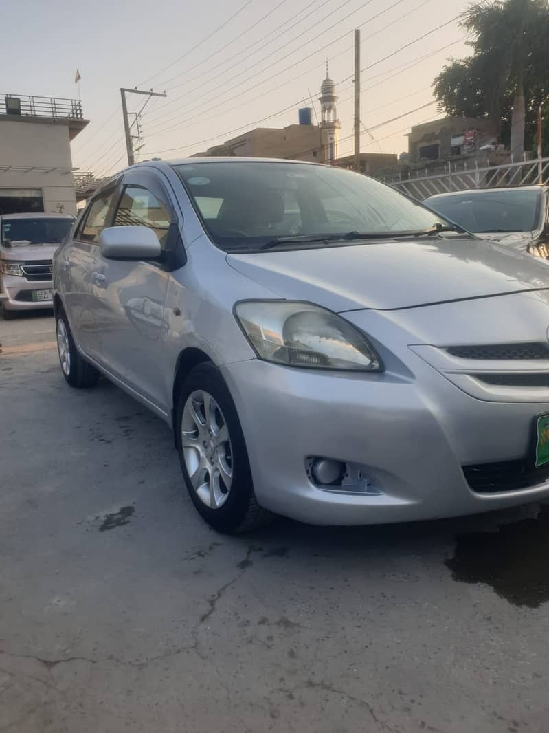 Toyota Belta 2007/2012 1