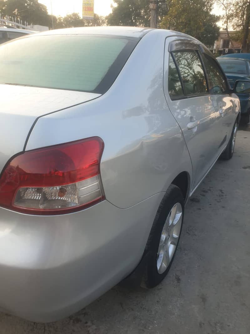 Toyota Belta 2007/2012 3