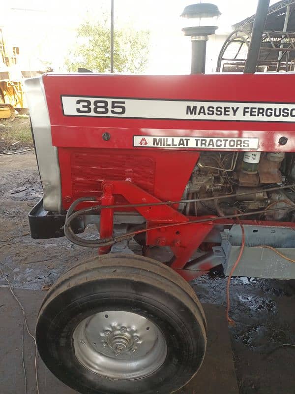 Messy Tractor 385 0