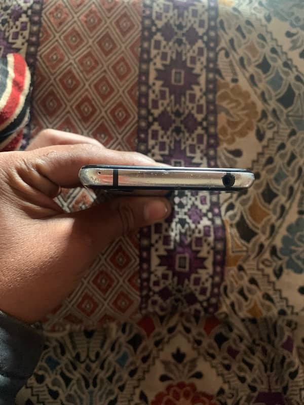 aquos r2 pta aproved good condition 0