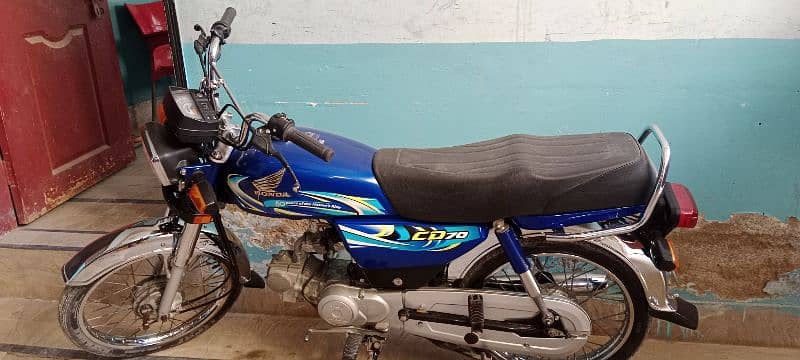 Honda CD 70 blue color first owner good condition 2