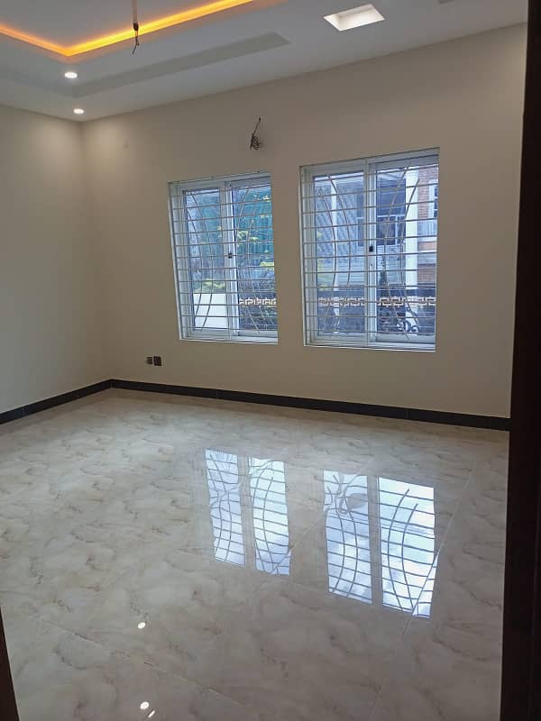 House for sale prime location neer to men GT Rod Islamabad 6