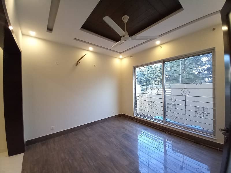 5 marla house for rent D block Phase 6 DHA Lahore 2