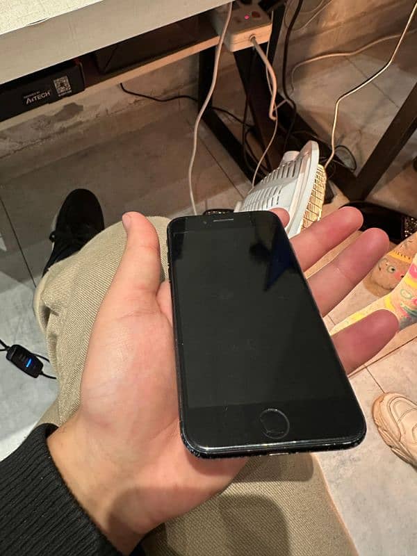 iPhone 7 128 GB 2