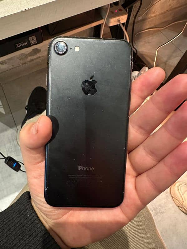 iPhone 7 128 GB 4