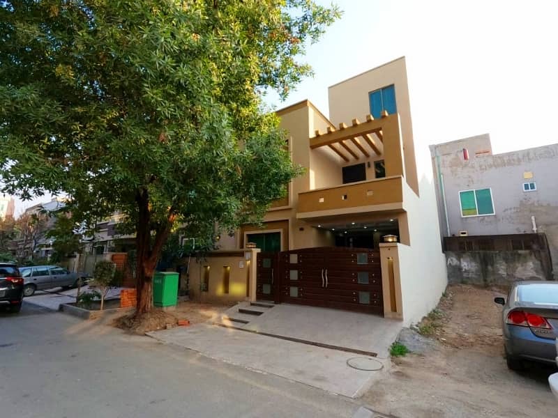 5 Marla Spacious House Is Available In Bahria Town - Block AA For sale 0