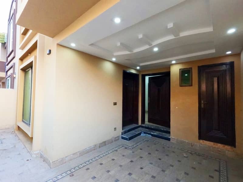 5 Marla Spacious House Is Available In Bahria Town - Block AA For sale 4