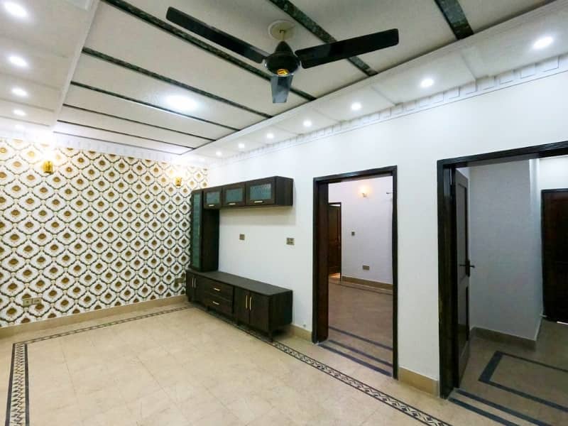 5 Marla Spacious House Is Available In Bahria Town - Block AA For sale 5