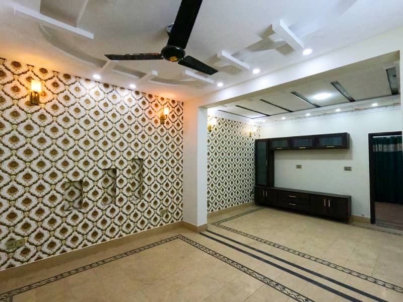 5 Marla Spacious House Is Available In Bahria Town - Block AA For sale 8