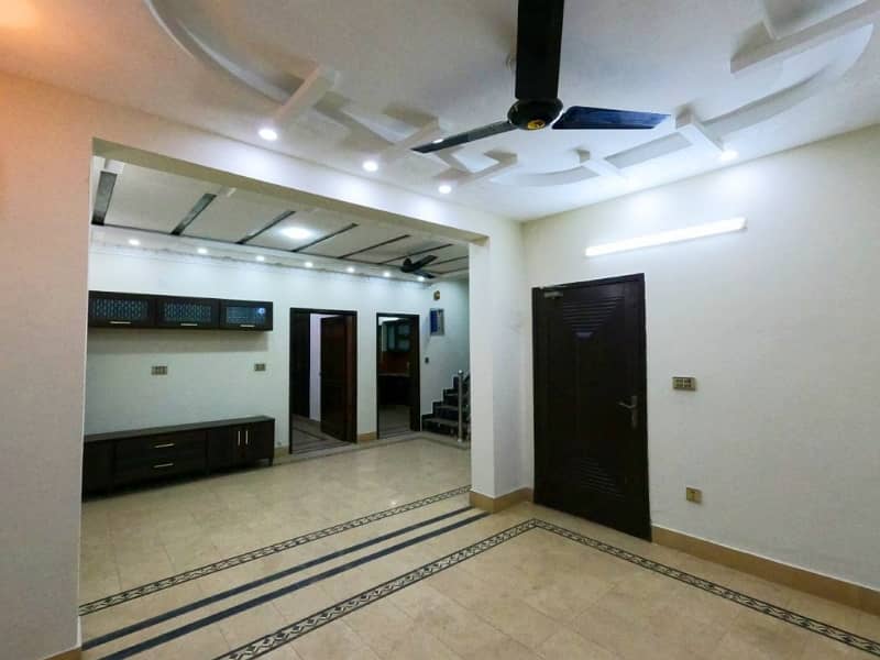 5 Marla Spacious House Is Available In Bahria Town - Block AA For sale 9