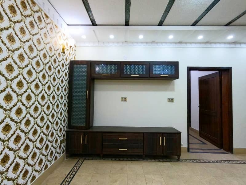 5 Marla Spacious House Is Available In Bahria Town - Block AA For sale 10