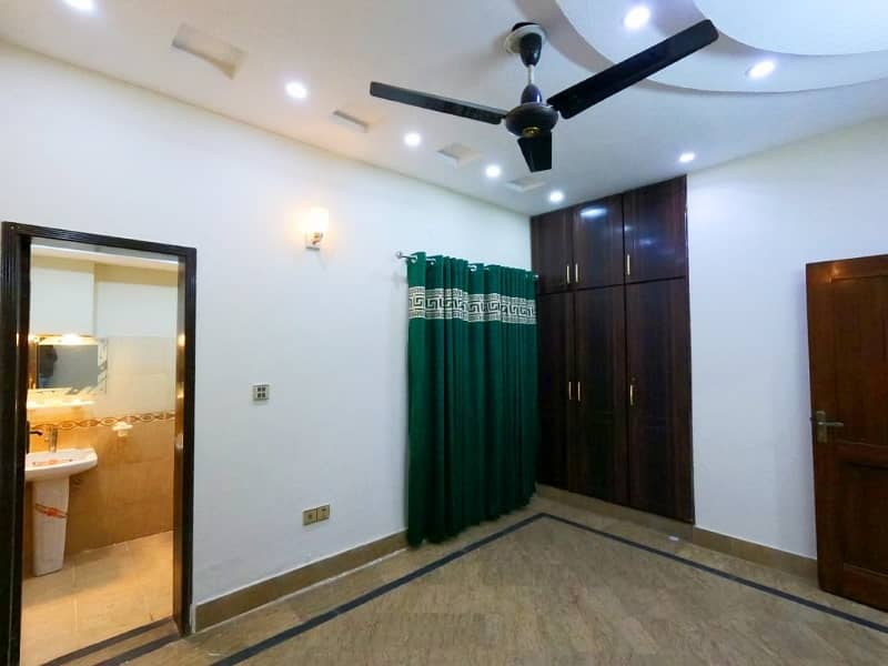 5 Marla Spacious House Is Available In Bahria Town - Block AA For sale 15