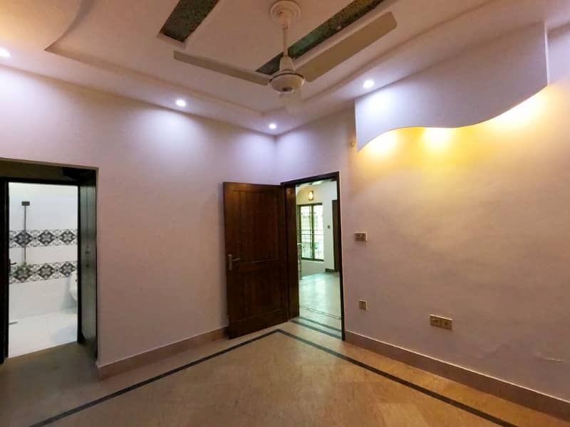 5 Marla Spacious House Is Available In Bahria Town - Block AA For sale 25