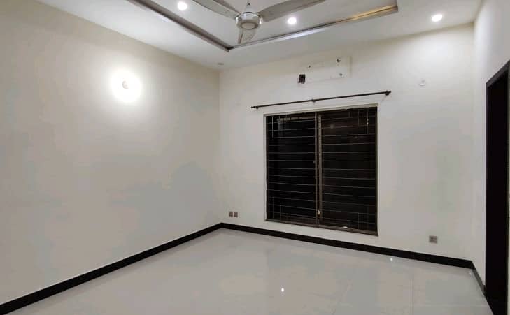 5 Marla House In Central Bahria Town - Sector C For rent 2