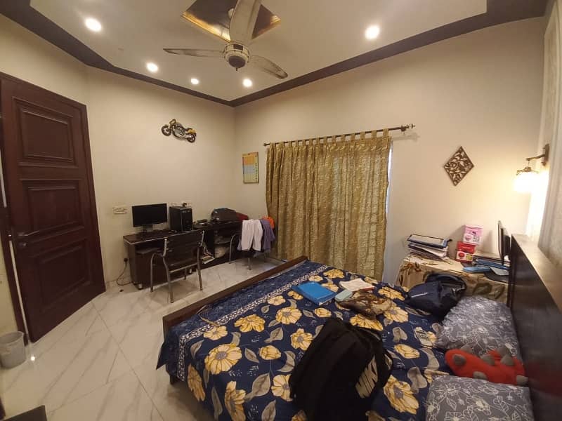 10 Marla 5 Bedrooms Used House For Sale In Overseas B Block Bahria Town Lahore 26