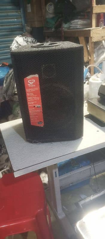 speaker D_max 0