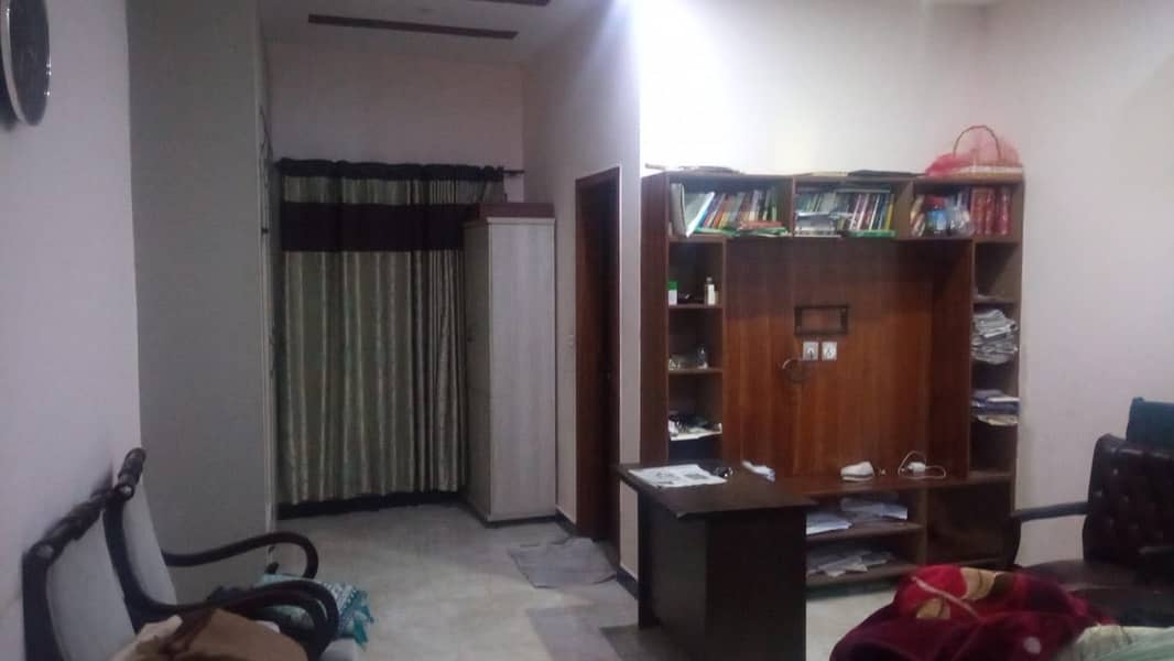 8.25 MARLA USED HOUSE WITH GAS AVAILABLE AND 15 KV SOLAR INCLUDED IN THE PRICE IS FOR SALE IN DHA PHASE 11 RAHBAR 1