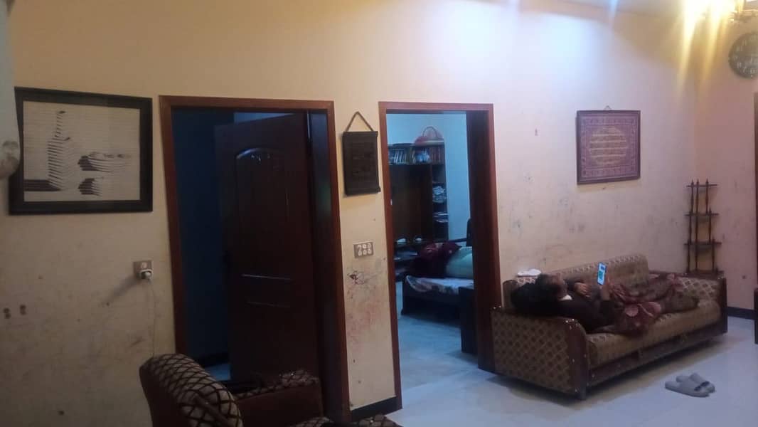 8.25 MARLA USED HOUSE WITH GAS AVAILABLE AND 15 KV SOLAR INCLUDED IN THE PRICE IS FOR SALE IN DHA PHASE 11 RAHBAR 9