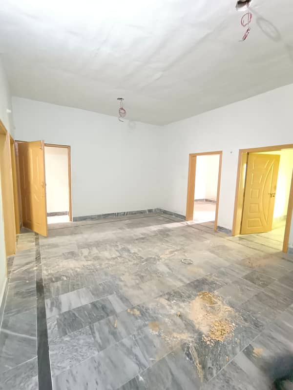 15 Marla Double Storey House For Rent VIP Location College Road Madina Town Faisalabad 18