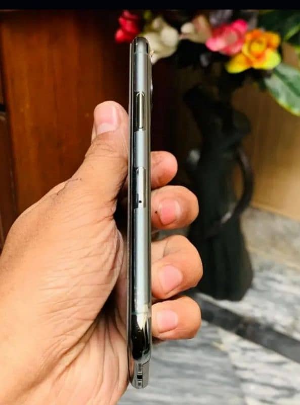 i phone 11 pro NON PTA 64gb Esim time avaliable 2