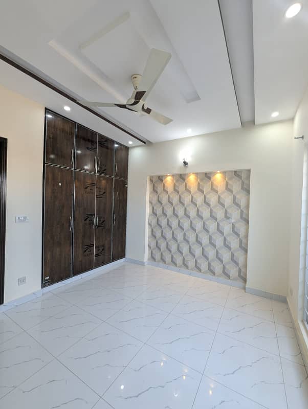 Brand New 5 Marla Modern Bungalow Available For Sale In Dha Rehbar Ph 11 Sector 2 Closed To Main Gate 8