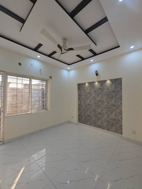 Brand New 5 Marla Modern Bungalow Available For Sale In Dha Rehbar Ph 11 Sector 2 Closed To Main Gate 13