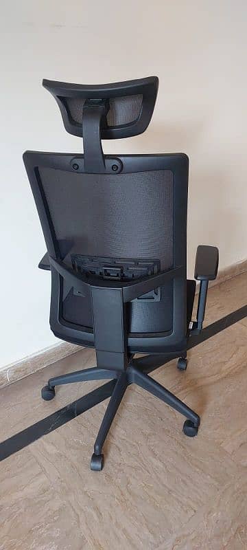 brand new chair Interwood, Nova Manager Chair with Headrest. 1