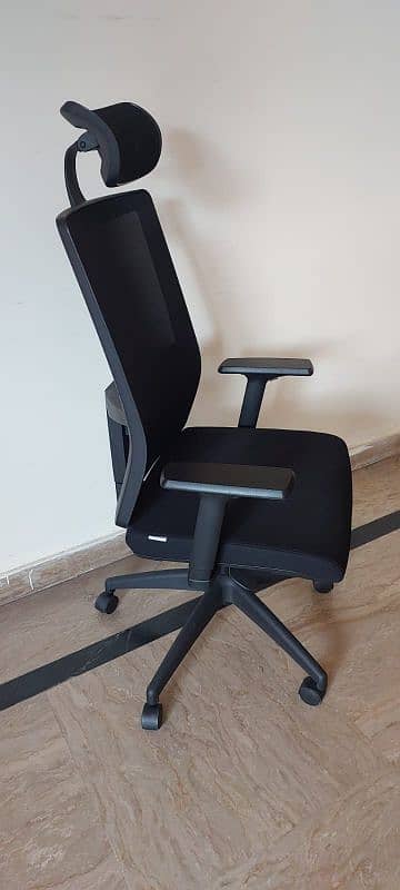 brand new chair Interwood, Nova Manager Chair with Headrest. 2