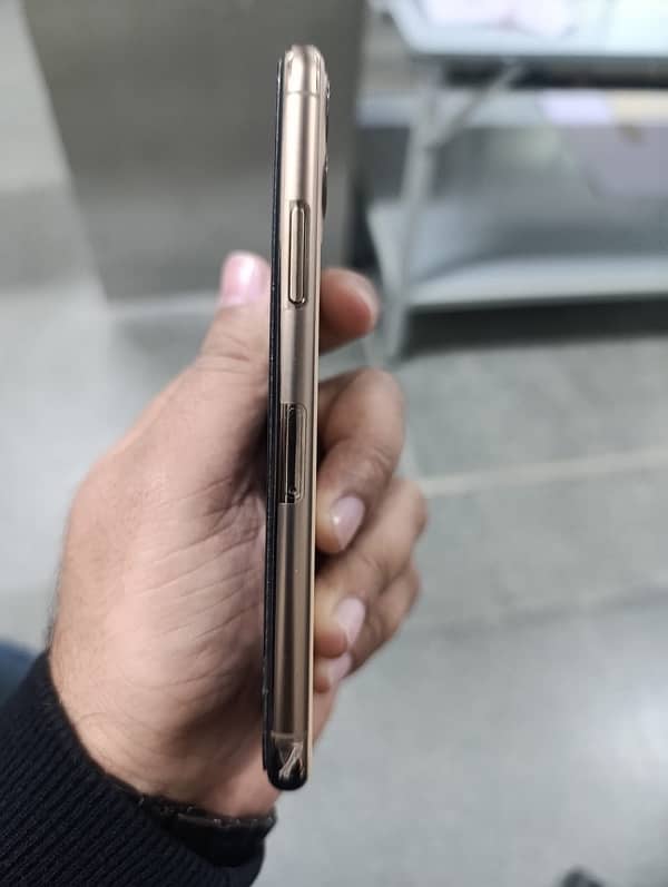 iphone 11pr 256GB PTA Approved with box 3