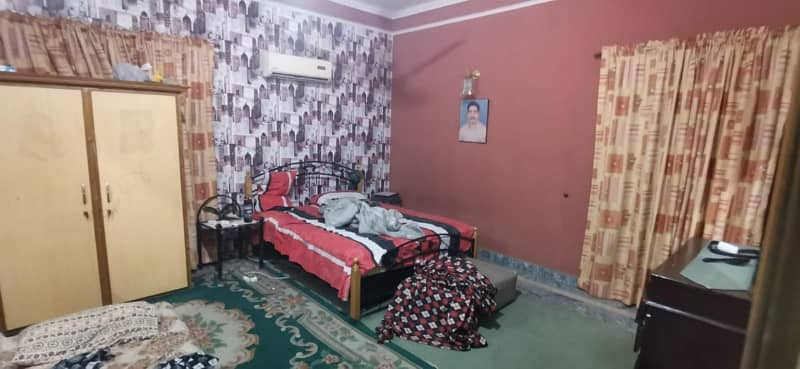 1 KANAL USED HOUSE IS UP FOR SALE 5