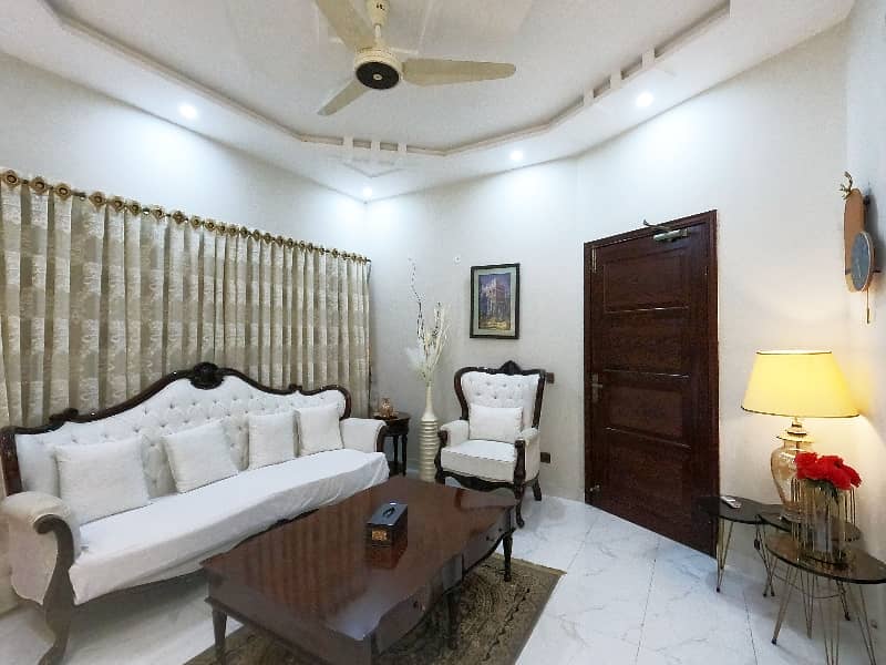 Your Dream Fully Furnished 10 Marla House Is Available In Wapda Town Phase 1 - Block J2 9