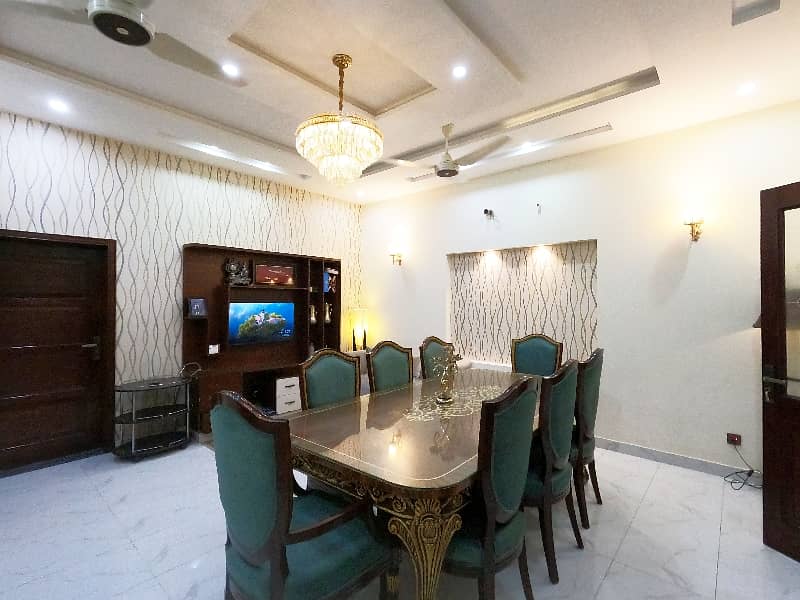 Your Dream Fully Furnished 10 Marla House Is Available In Wapda Town Phase 1 - Block J2 11