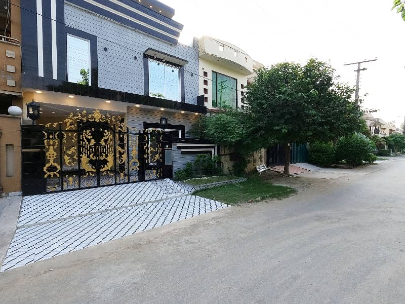 Prime Location Wapda Town Phase 1 - Block G5 5 Marla House Up For sale 2