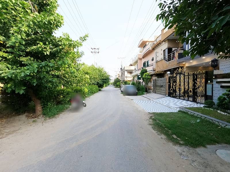 Prime Location Wapda Town Phase 1 - Block G5 5 Marla House Up For sale 5