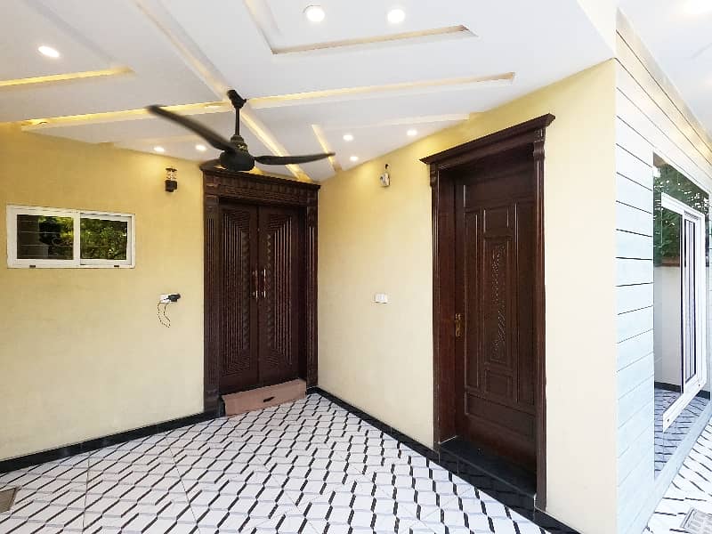 Prime Location Wapda Town Phase 1 - Block G5 5 Marla House Up For sale 6