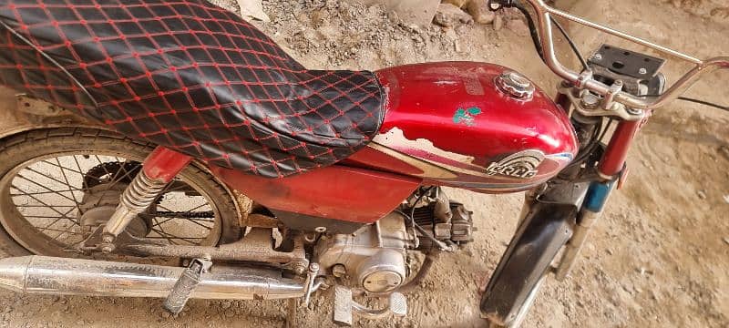 03106108005 selling crown bike Quetta num 3