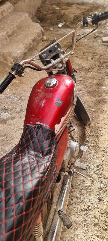 03106108005 selling crown bike Quetta num 7