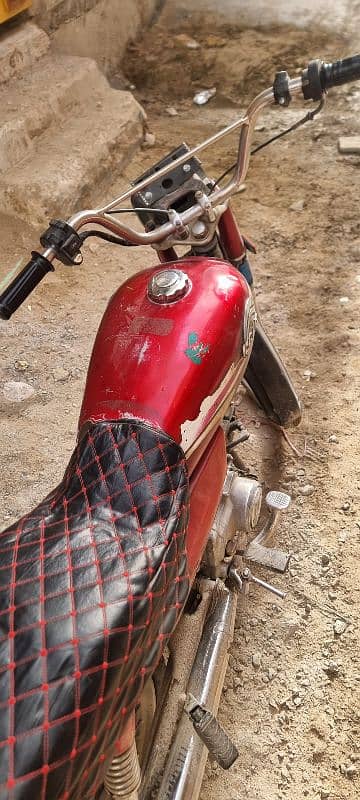 03106108005 selling crown bike Quetta num 8