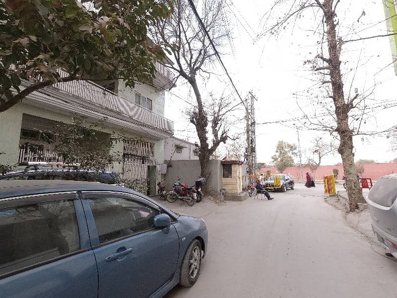 7.5 Marla House For Sale in Prime Location Satellite Town Block D Rawalpindi 3