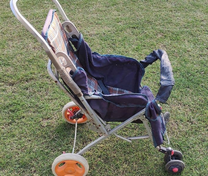 Foldable Baby Pushchair 2