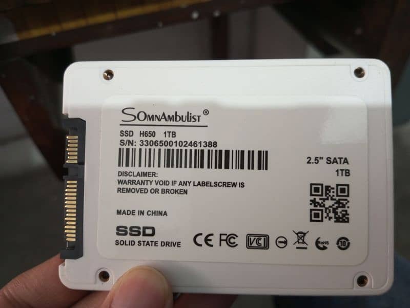 1 TB SSD with External Case and Cable 0