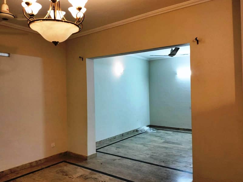 10 Marla House with Basment for Rent in Askari 10 9